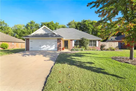 62 Northaven St, Farmington, AR 72730