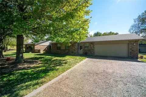 2357 Clear Creek Dr, Springdale, AR 72764