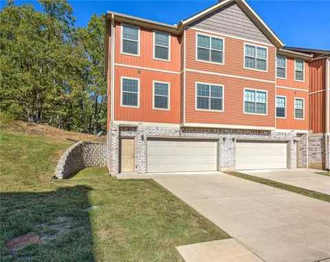 291 Breakwater Ln, Fayetteville, AR 72704