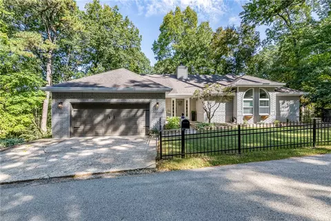52 Buckingham Dr, Bella Vista, AR 72714