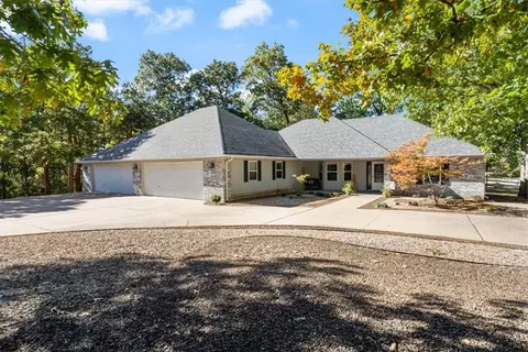 2 Dornoch Cir, Bella Vista, AR 72715