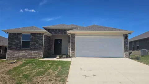 5580 Selah St, Springdale, AR 72764