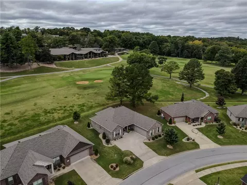 18 Villas Way, Bella Vista, AR 72715