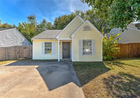 2514 Ash St, Rogers, AR 72758