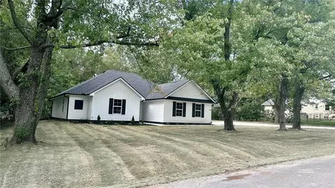 1503 Central Ave, Lincoln, AR 72744