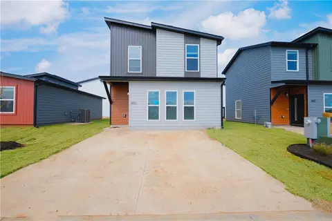 850 Illinois Ave, Centerton, AR 72719