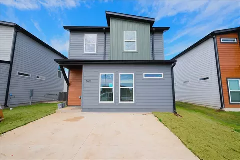 860 Illinois Ave, Centerton, AR 72719