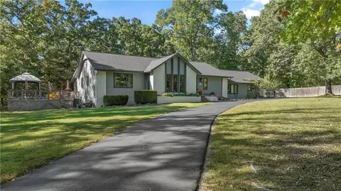 11661 Oak Hills Dr, Bentonville, AR 72712