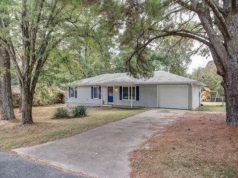 2880 Oak Hill St, Siloam Springs, AR 72761
