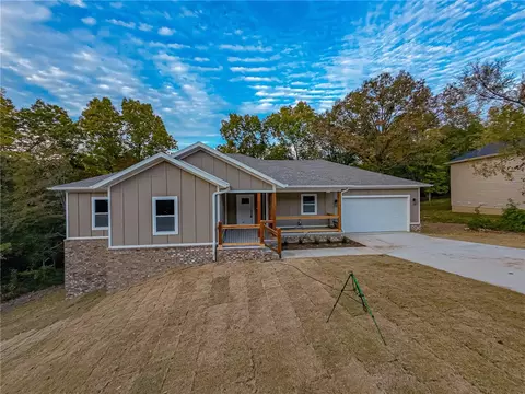 31 Chaucer Dr, Bella Vista, AR 72714