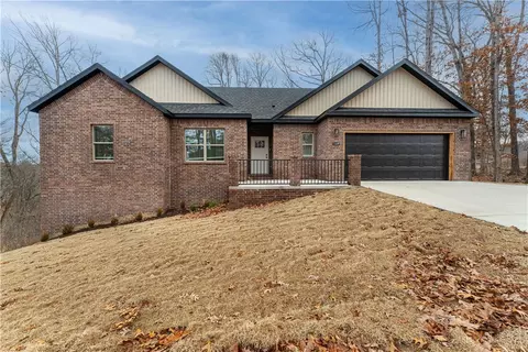 12 Westmorland Dr, Bella Vista, AR 72714