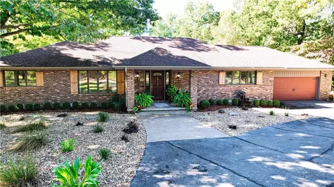15881 Sunrise Rd, Gravette, AR 72736