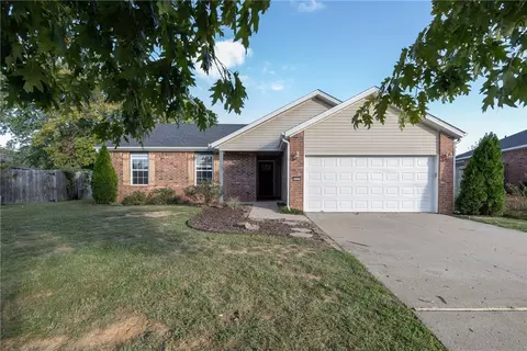 924 Eastview Dr, Fayetteville, AR 72701