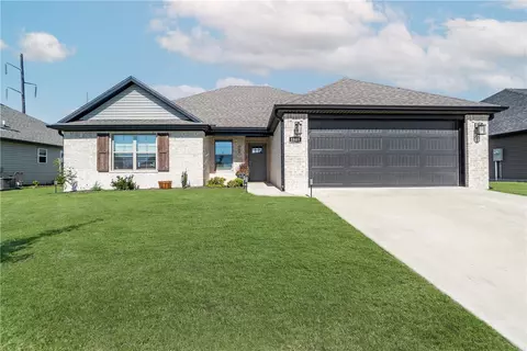 1805 Endura Park Dr, Siloam Springs, AR 72761