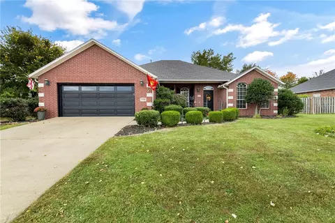 3910 SW Huckleberry St, Bentonville, AR 72712