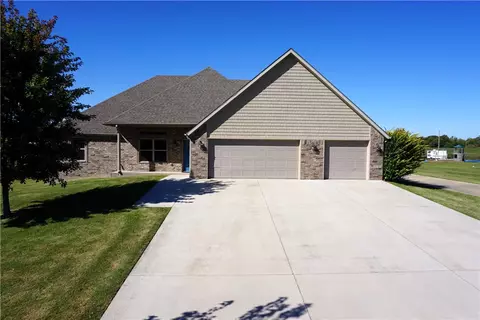 13425 Loyle Ln, Gravette, AR 72736