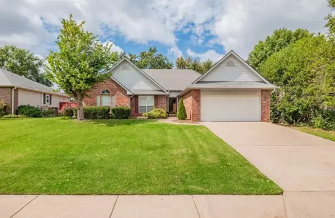 1606 S 20th St, Rogers, AR 72758