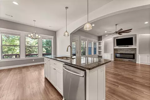 232 Stoneykirk Dr, Bella Vista, AR 72715