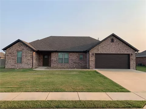 897 White Oak St, Elkins, AR 72727