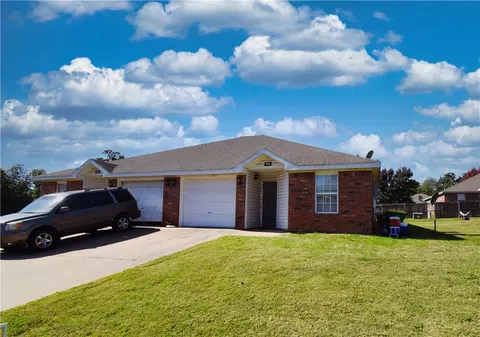 256258 Graystone Cir, Centerton, AR 72719 photo 2