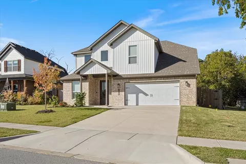 1020 Leigh St, Centerton, AR 72719