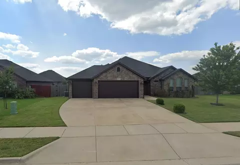 1900 SW Birch St, Bentonville, AR 72712