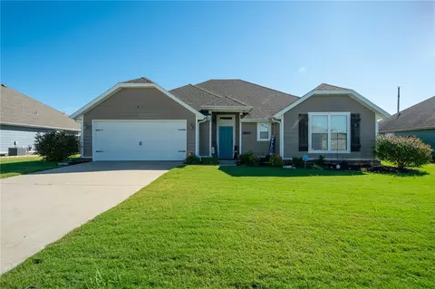 3869 Deerhurst St, Springdale, AR 72764