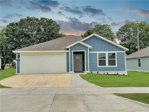 2806 N Snowball Dr, Fayetteville, AR 72704