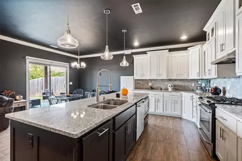 115 E Glendale Ln, Rogers, AR 72758 photo 9