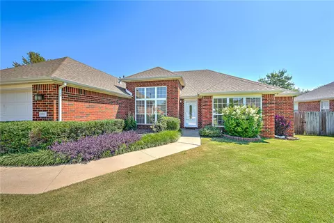 601 SW Duke Ave, Bentonville, AR 72712