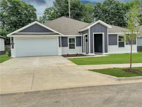 2746 N Snowball Dr, Fayetteville, AR 72704
