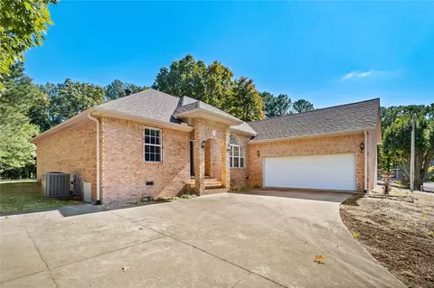 11 Tuxford Cir, Bella Vista, AR 72714