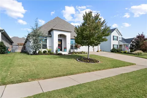 4764 Crossvine Dr, Fayetteville, AR 72704