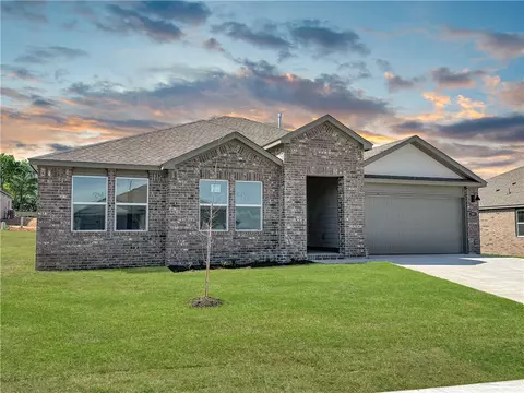981 Emerald St, Prairie Grove, AR 72753