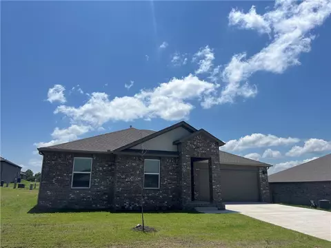 1041 Emerald St, Prairie Grove, AR 72753