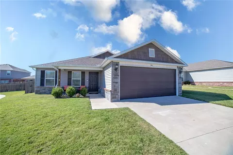 941 Swift Dr, Fayetteville, AR 72701