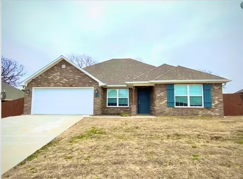 812 Brook St, Gentry, AR 72734