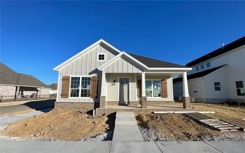 6852 Autumn Ave, Springdale, AR 72762