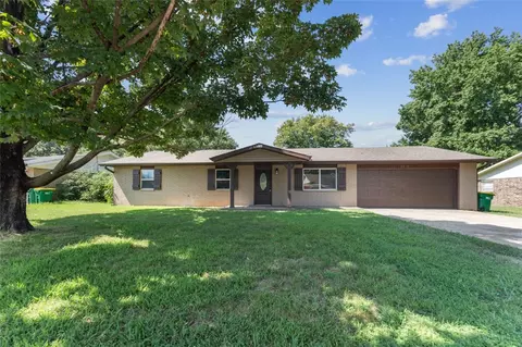 3210 Martin Dr, Springdale, AR 72762