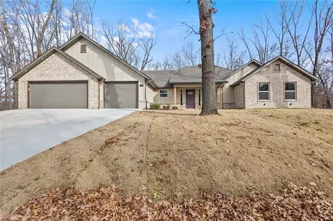 31 Claxton Dr, Bella Vista, AR 72714