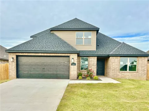 710 W Taylor St, Siloam Springs, AR 72761