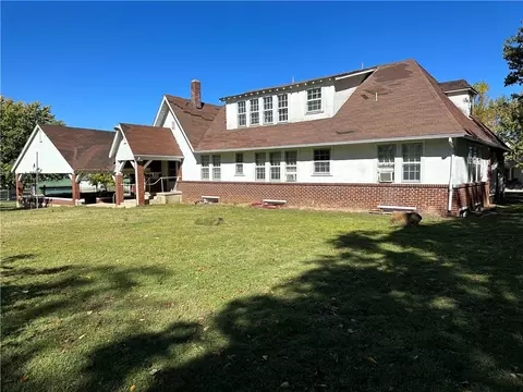 404 E Main St, Marshall, AR 72650