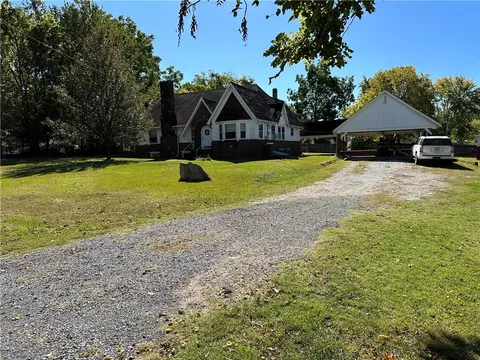 404 E Main St, Marshall, AR 72650 photo 2