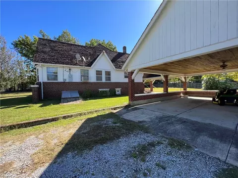 404 E Main St, Marshall, AR 72650 photo 48