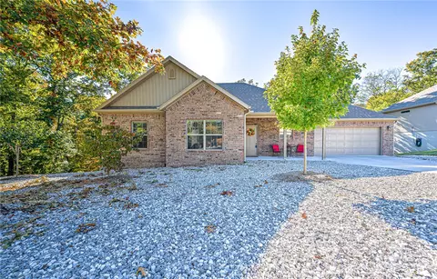 58 Headley Dr, Bella Vista, AR 72714