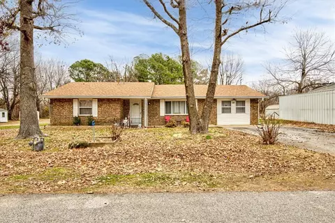 305 Paradise Ln, Springdale, AR 72762