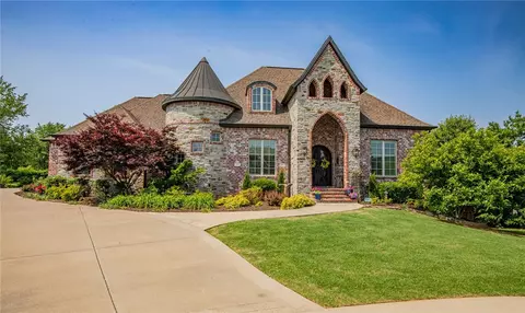 2202 W Carolina Way, Rogers, AR 72758