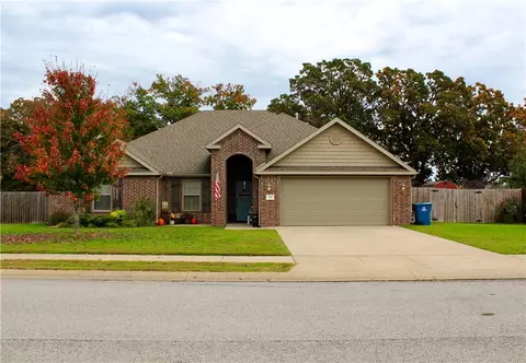 1011 Rucker Dr, Pea Ridge, AR 72751