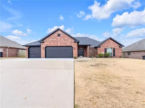 2007 Green Meadows Ave, Springdale, AR 72764