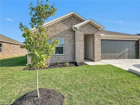 510 W Branta St, Farmington, AR 72730